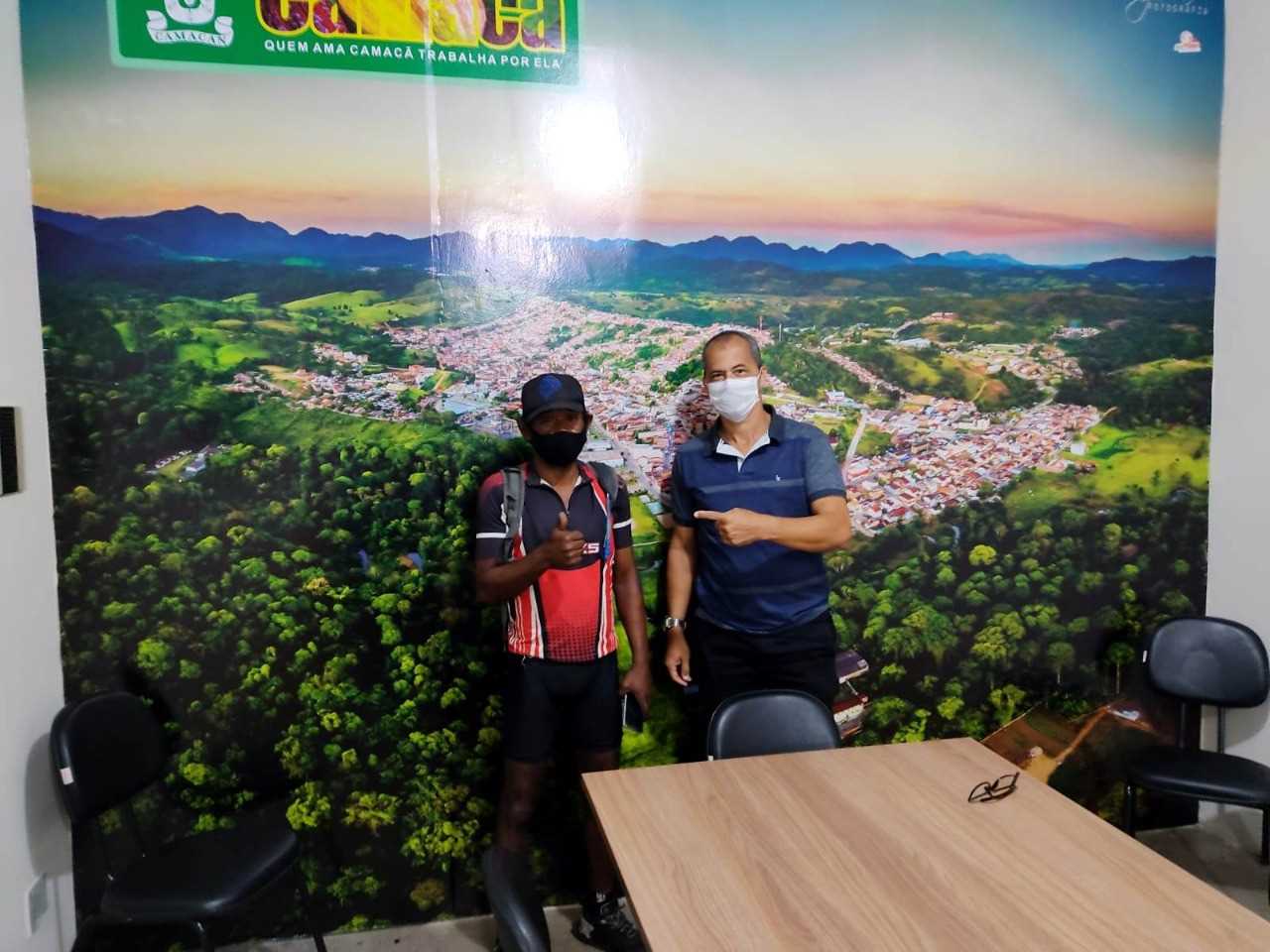 Camacã: Famoso Ciclista Neguinho do Asfalto visita Camacã e é recebido pelo prefeito Paulo do Gás